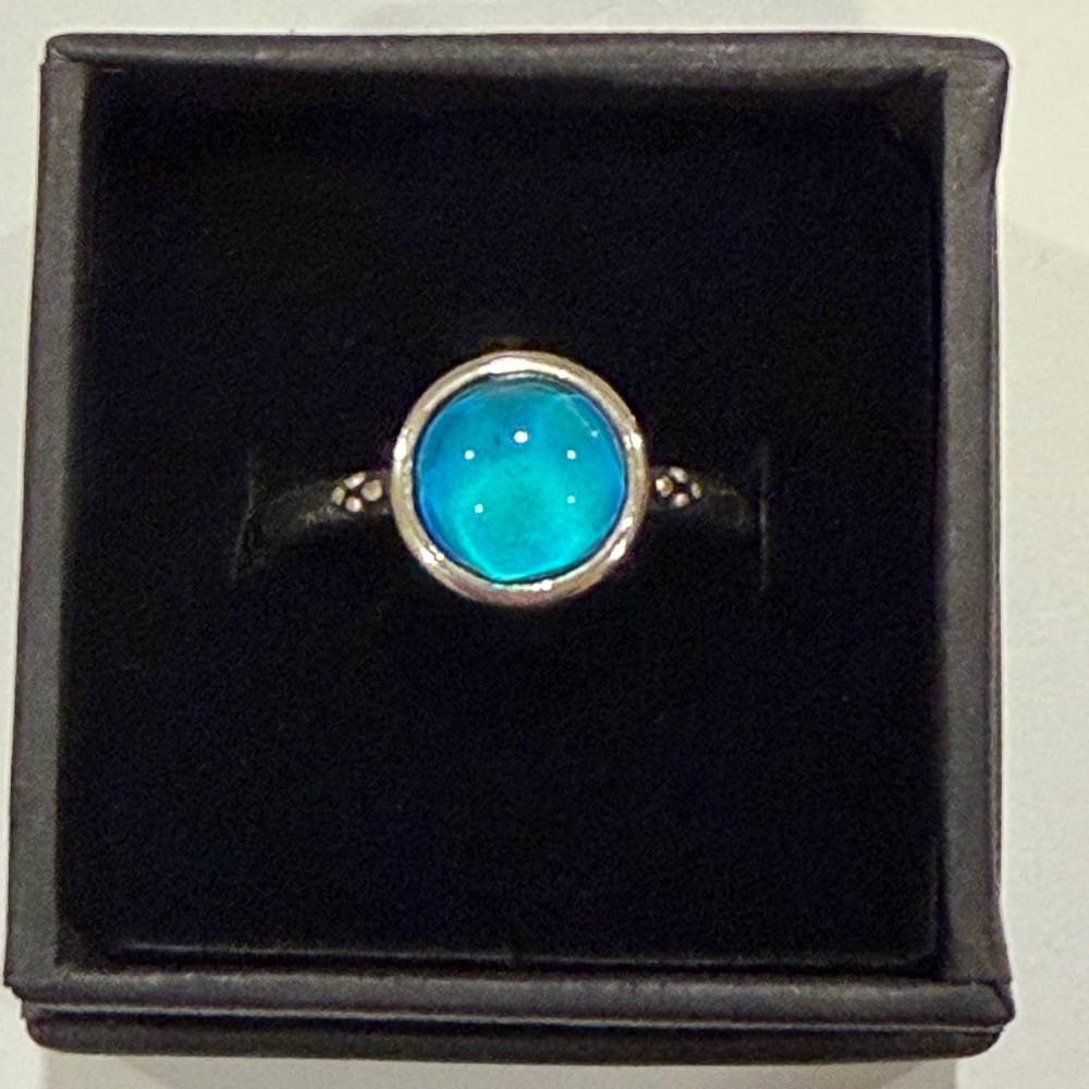 Round Design Sterling Silver Plated Stainless Steel Mood  Ring + Mood Chart